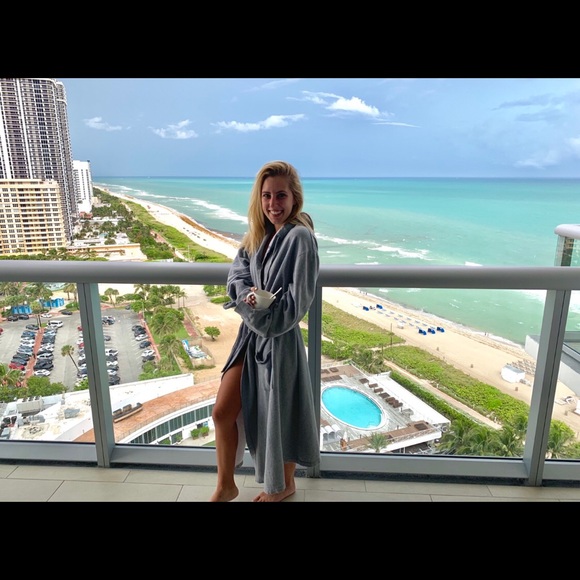 nicolee_hill